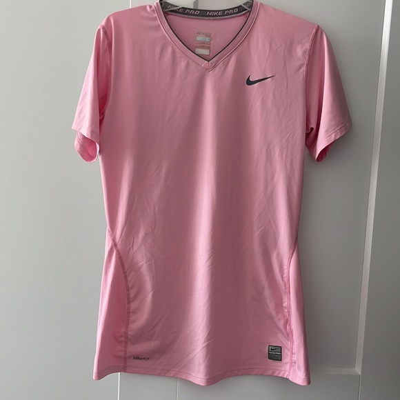 Nike Fit , top almost like new - Picture 3 of 3